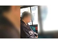 公車司機「邊開邊睡」...乘客嚇壞　客運公司：他吃感冒藥