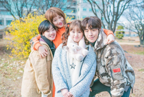 和《金福珠》兰熙同时开直播 李圣经遭韩网友