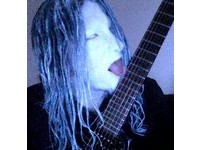 「金屬裂嘴小丑」殺藍可兒？香港鍵盤柯南點名長髮主唱