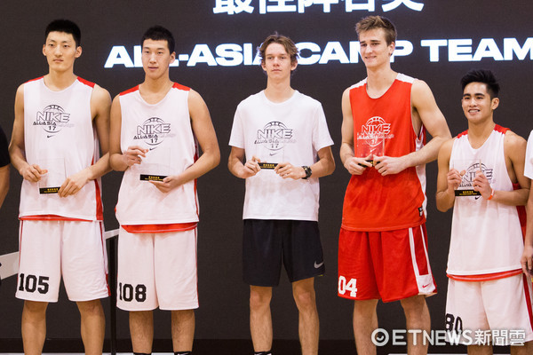 nike all asia camp 菲国控卫群大获全胜