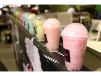 韓國來的棉花糖冰超CUTE！銀河系飲品搖一搖有星空漩渦