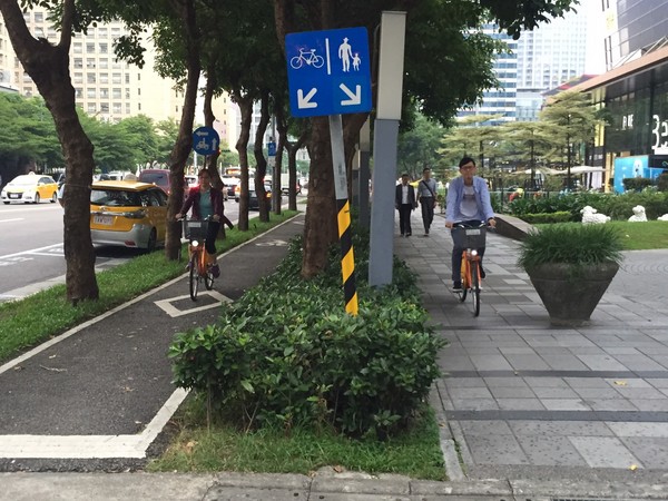 人行道禁骑单车!7月17日起开罚 信义路、仁爱