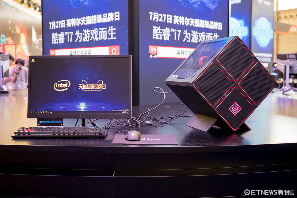 内搭Core i9的终极游戏方块！HP Omen X电竞桌机体验