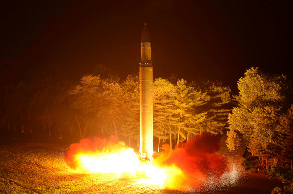 ▲▼北韓進行「火星-14」第2次試射。（圖／路透社）