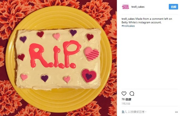 ▲▼卡特將惡意的評論寫在蛋糕上。（圖／翻攝自Instagram／troll_cakes）