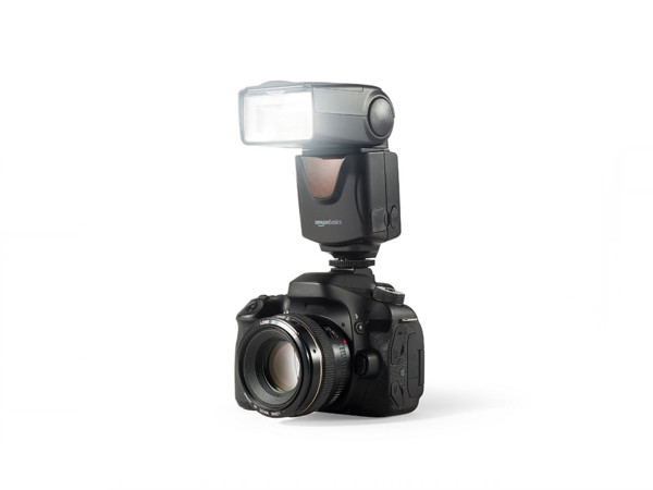 進軍攝影市場、千元有找！Amazon推自有外接閃燈VT560 。（圖／翻攝自官網）