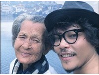 泰男PS帶85歲老母「環遊世界」　嘆：想跟她出國走走..