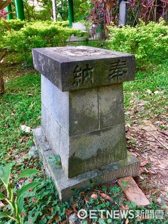 ▲▼日本戰敗投降72週年，圓山水神社遭破壞「石狛犬」失蹤。（圖／記者柳名耕翻攝）