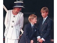 首度談論黛妃葬禮　威廉王子：那段路媽媽彷彿在身旁