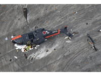 日自衛隊南極觀測船直升機　半空失平衡傾覆...載8人墜毀