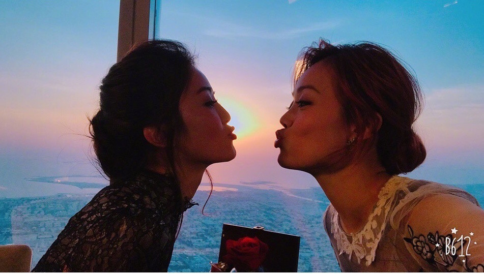 女友视角更美丽!阿sa&容祖儿闺蜜旅行 让人想立刻约一