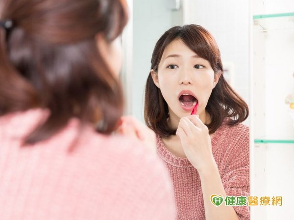 ▲夏日大啖含糖冷飲 如何降低酸性口腔蛀牙機率?。(圖/健康醫療網)