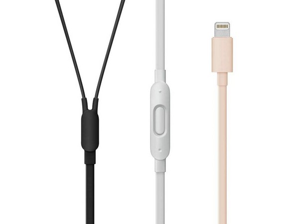 支援Siri、終有USB-C！Apple urBeats耳道式耳機發表。（圖／翻攝自官網）