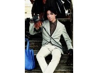 翻滚吧,比基尼 跳水节目爆热议 女星泳装尬身材