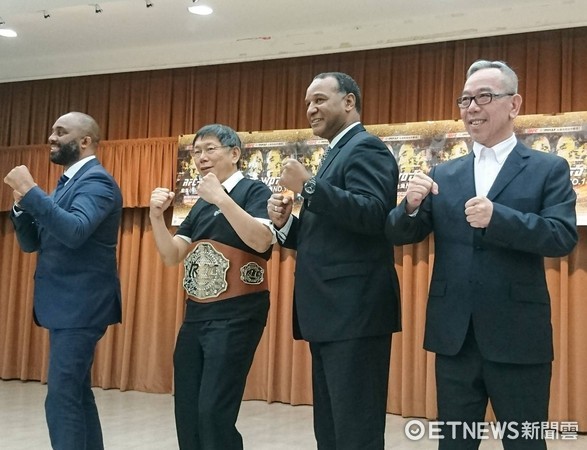 ▲▼柯文哲打拳擊。(圖/記者陳家祥攝)