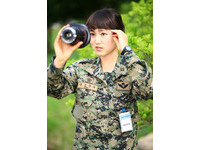 南韓最美女兵　穿迷彩軍裝甜笑賣萌