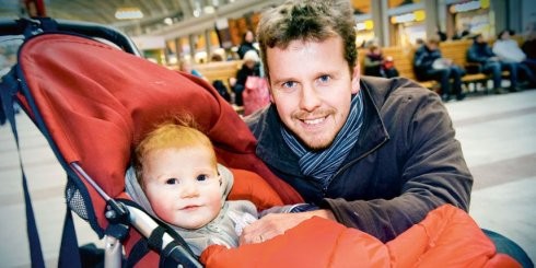 瑞典新生儿父母有1年4个月产假 月薪超过14万