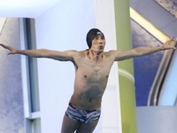 包小柏不顧耳膜破裂　46歲「大鵬展翅」挑戰5米跳水