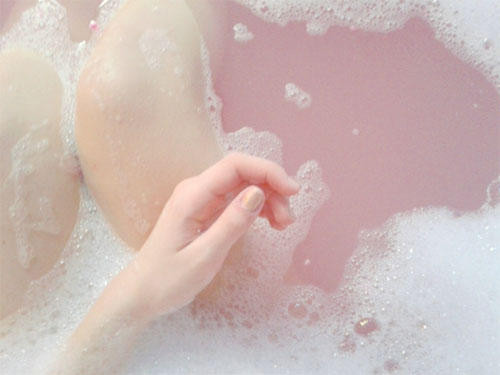「bath legs」浴室泡泡脚 国外性感自拍新流行