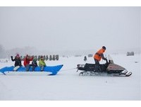 北海道賞雪新玩法！享受冰釣樂趣、體驗冰上香蕉船