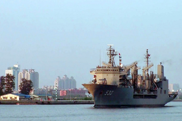 ▲▼武夷號油彈補給艦(AOE-530)為中華民國海軍的快速油彈補給艦，由中國造船公司承造，艦體設計由美國海軍亨利·J·凱瑟級油料補給艦改造。（圖／翻攝自維基百科）