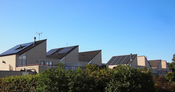 ▲▼太陽能板,屋頂種電。（圖／Pixabay）