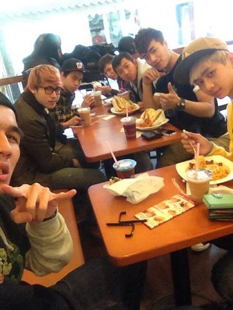 「<em>杀很大</em>」<em>瑶瑶</em>惊爆与金阳7月结婚 同学证实已