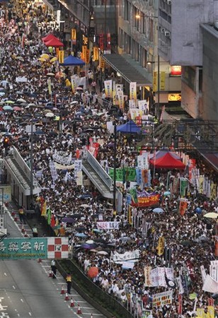香港「71大游行」43万人上街争民主 明年可能