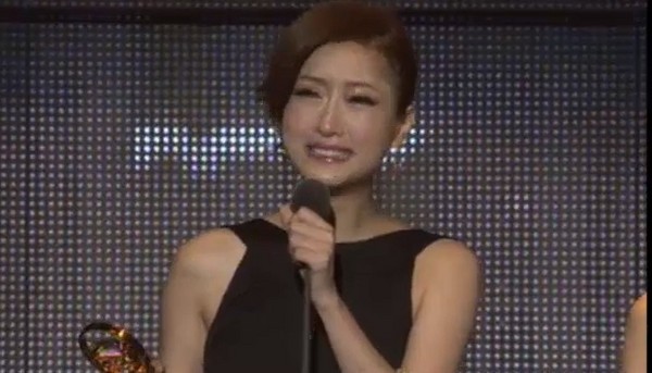 金曲奖/李娅莎泪夺台语女歌手 谢金燕惊讶张大嘴