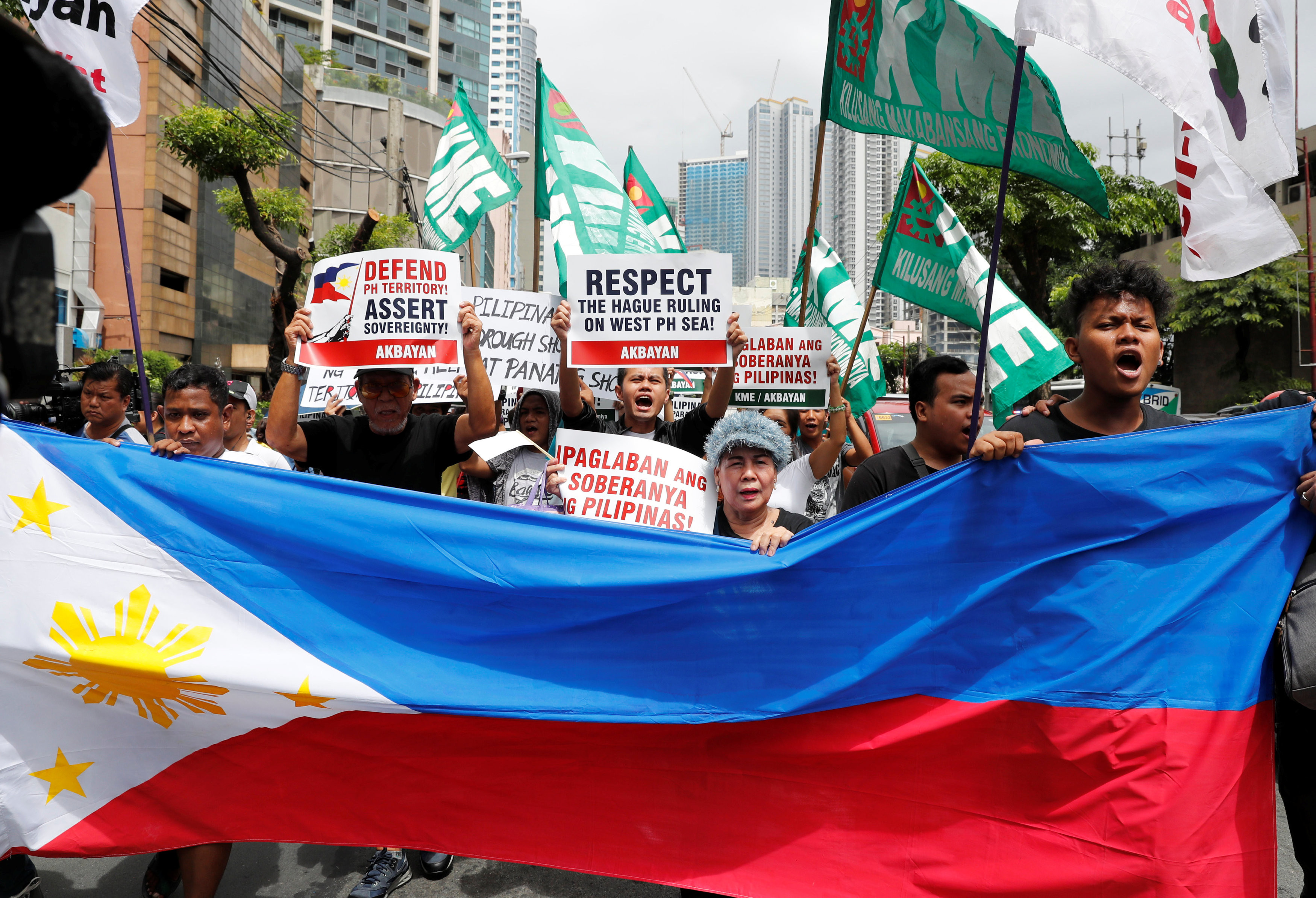 ▲▼菲律賓激進人士反對中國勢力進入南海。（圖／路透）