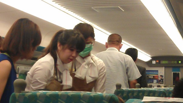 不改医生本色! 赖清德 高铁救人 6连拍 | ETtoday