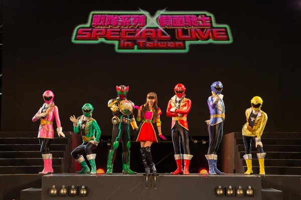 蝴蝶<em>姐姐</em>亮美腿人气压《假面》 心机妈丢包小