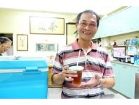 用大鍋翻炒十小時成糖　 高雄冬瓜茶入口回甘