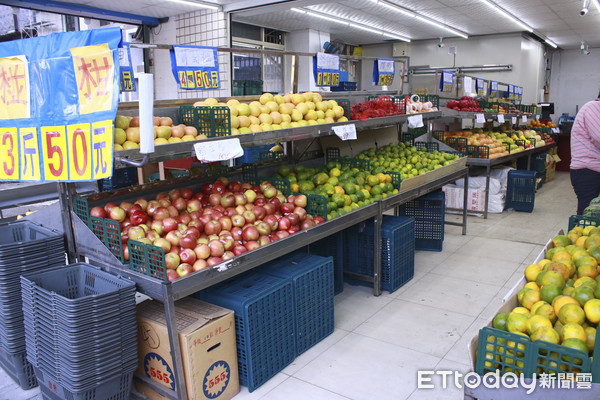 水果攤、當季水果(圖/記者黃克翔攝)
