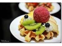 香酥比利時列日鬆餅　入口時散出淡淡奶蛋與蜂蜜香氣