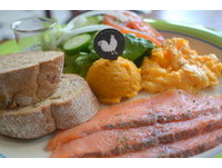 公雞咖啡懷舊風　主打健康早午餐