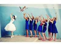 新娘拋貓圖惡搞婚禮　站長提醒：別玩真的！