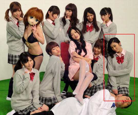 「小坛蜜」<em>副岛美咲</em>比基尼险滑下.爆高中交往