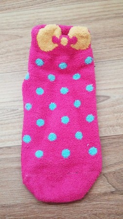 【狗狗衣服怎么做】用袜子diy制作漂亮的狗狗衣服