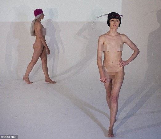 倫敦時裝周女模全裸走秀！