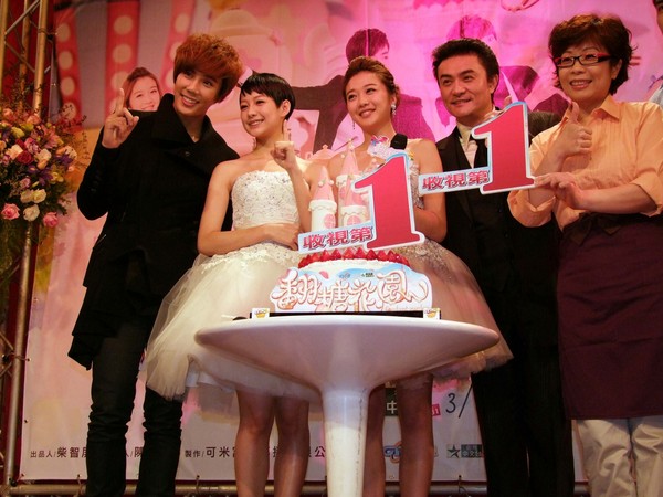 朴政珉爱大胸妹? 评简嫚书:<em>奶罩很小</em> | ETtoday