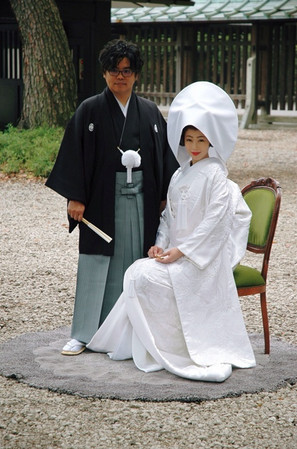 「f奶波神」井上和香补办婚宴 白无垢新娘装绝美亮相