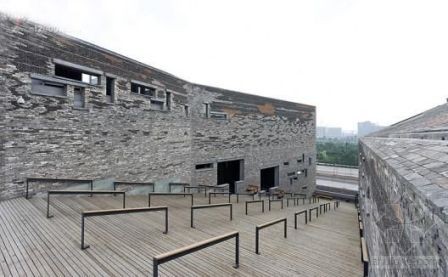 旧砖弃瓦展现自然美 陆美院教授王澍获「建筑诺贝尔」