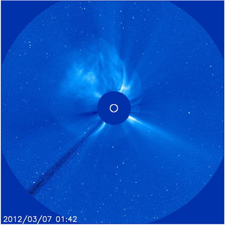 d54910 太陽黑子群爆發　CME衝擊引發地球溫和磁暴《ETtoday 新聞雲》