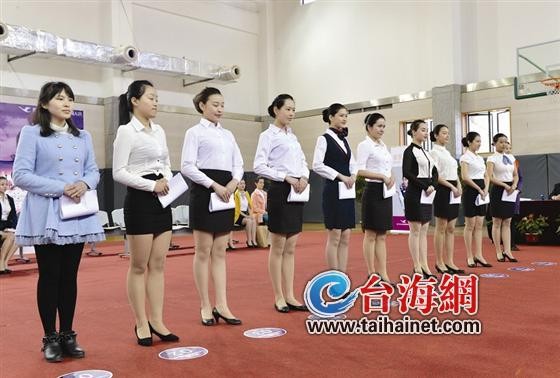 海南<em>航空招聘空姐</em> 「90后」女孩OL装齐亮相 |