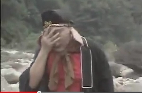 旧版《西游》玩真的!蜘蛛精戏水真露点 猪八戒羞红脸