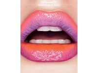 集結唇膏、唇蜜和唇線於一身　「韓風咬唇妝」輕鬆畫