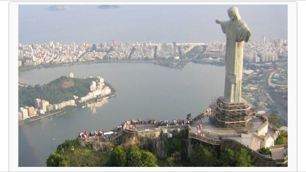 史上第一人!男爬上巴西耶稣像头顶自拍 网友看