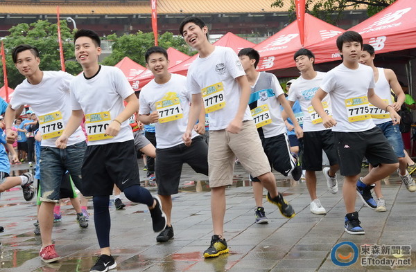 超逗der!《行动代号:孙中山》8少男戴少女面具