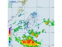 低壓帶北移13日陣雨越晚越大　周末恐轉颱撲南台灣